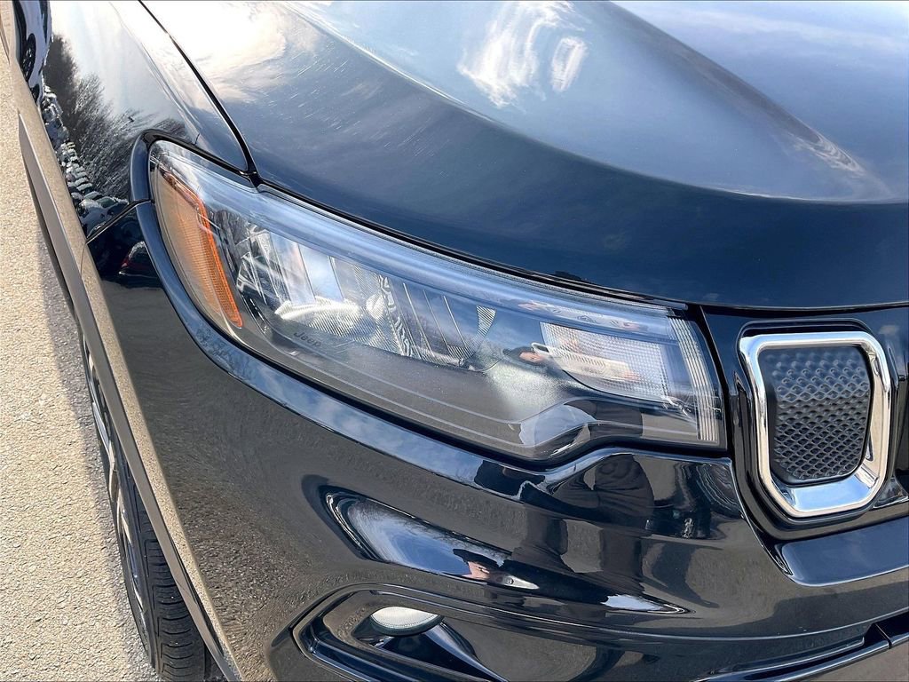 Used 2022 Jeep Compass Limited image 29