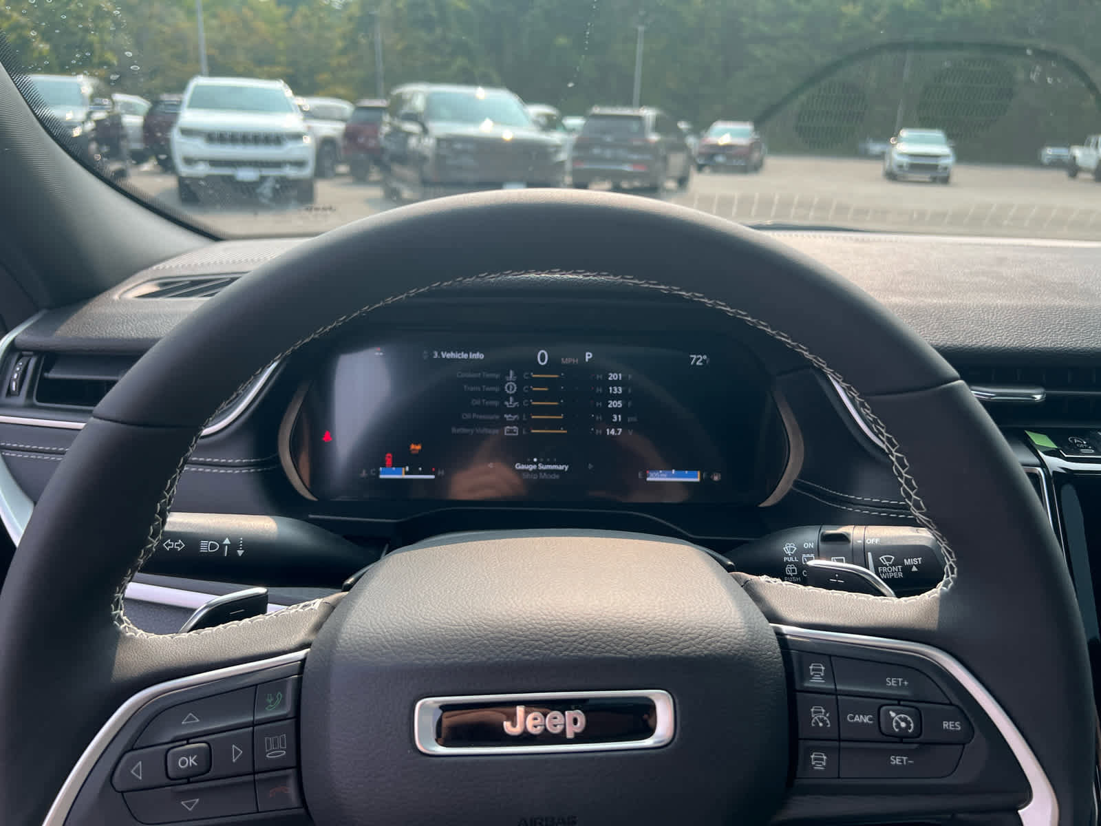 New 2025 Jeep Grand Cherokee Laredo w/ Luxury Tech Group I image 15