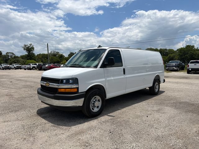 New 2026 Chevrolet Express 3500 Extended w/ Driver Convenience Package RWD video 2