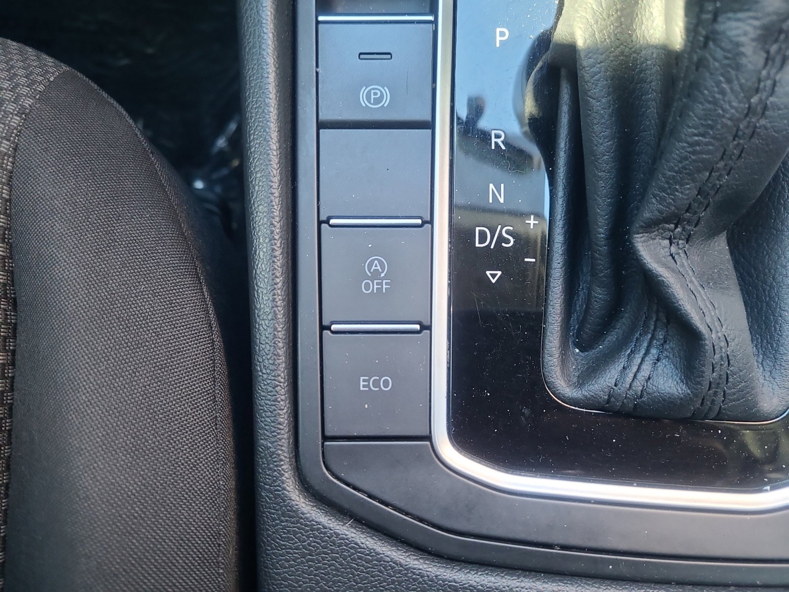 Used 2020 Volkswagen Jetta S w/ Driver Assistance Package image 32