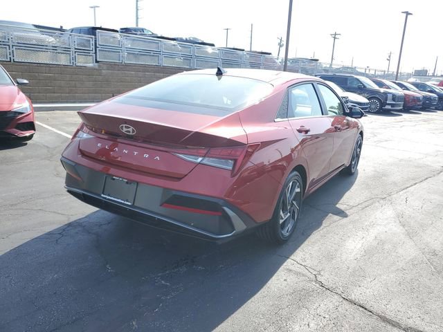 Certified 2025 Hyundai Elantra SEL FWD image 4