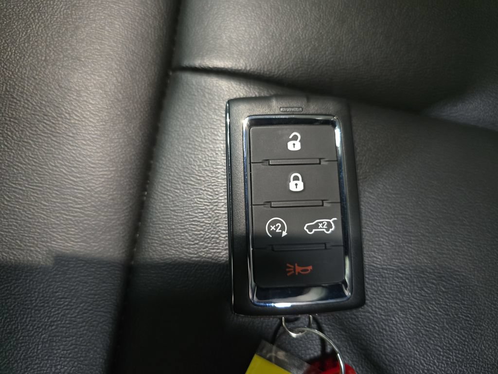 Certified 2023 Jeep Grand Cherokee Limited AWD/4WD image 37