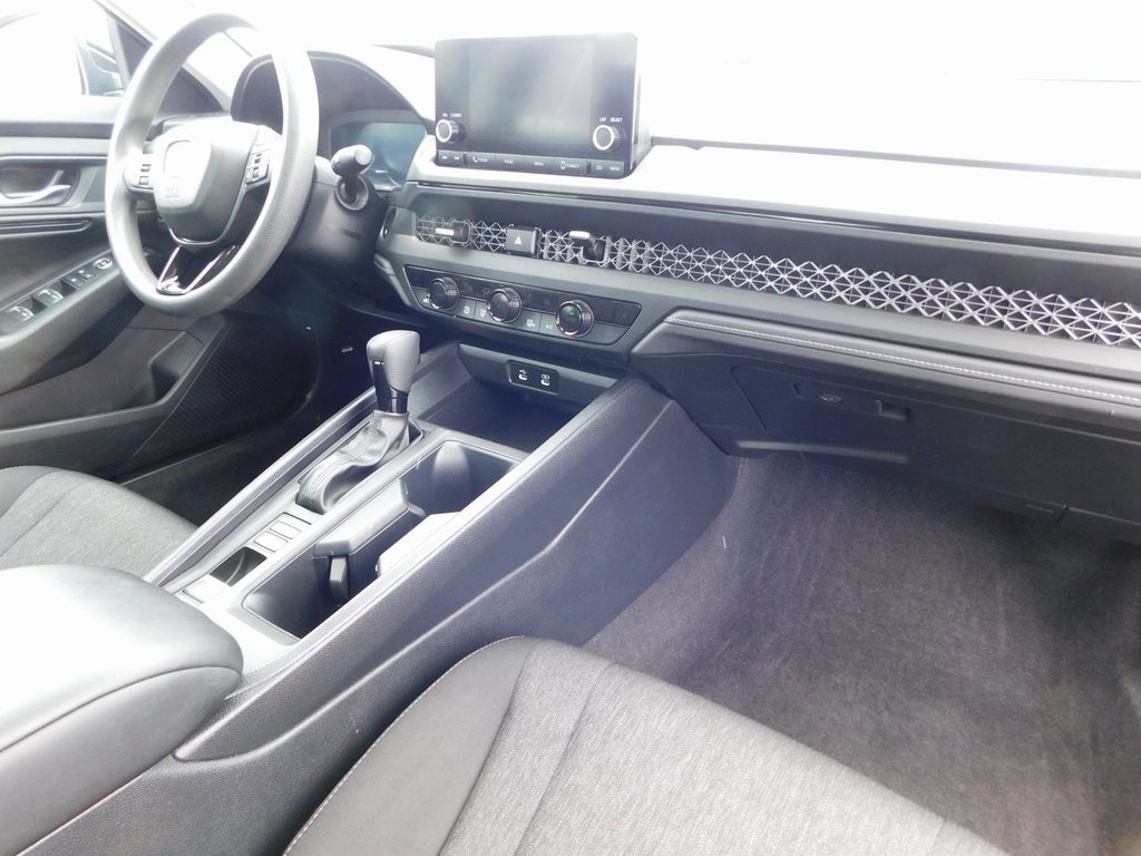 Used 2023 Honda Accord EX image 19