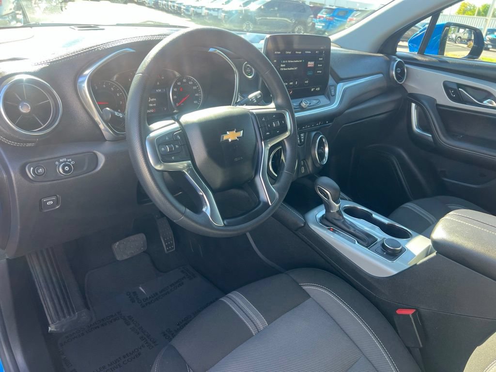Used 2025 Chevrolet Blazer LT FWD image 30