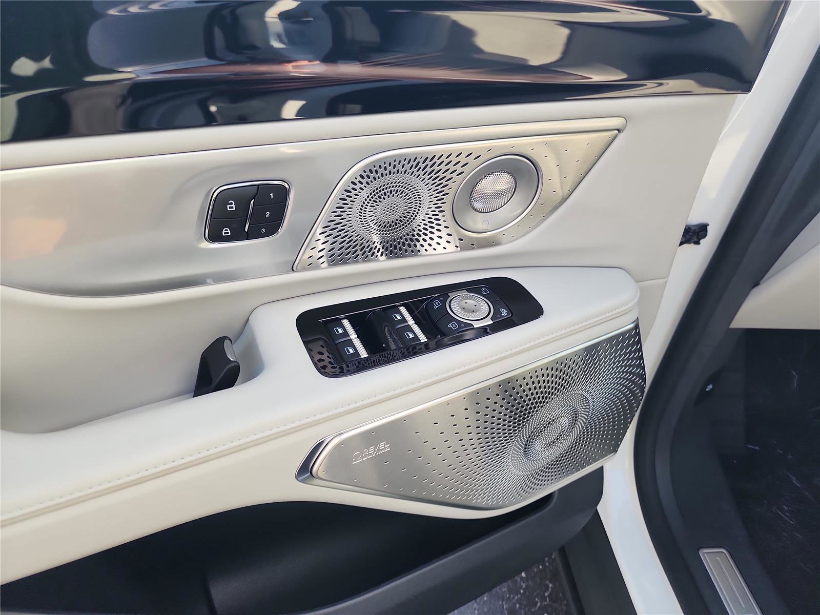 New 2026 Lincoln Nautilus Reserve image 31