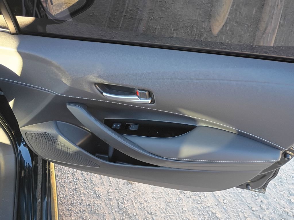 Used 2025 Toyota Corolla SE image 16