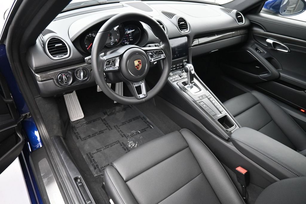 Certified 2025 Porsche 718 Cayman S RWD image 4