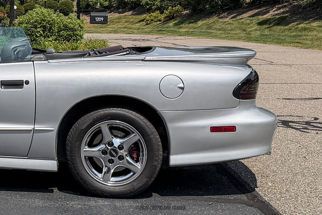 Used 1997 Pontiac Firebird Trans Am RWD image 5