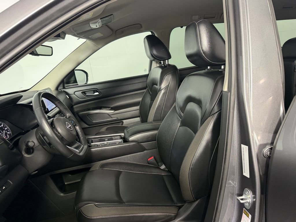 Used 2023 Nissan Pathfinder SL image 20