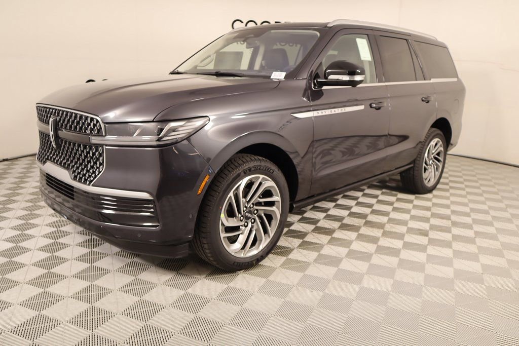 New 2025 Lincoln Navigator Reserve image 11