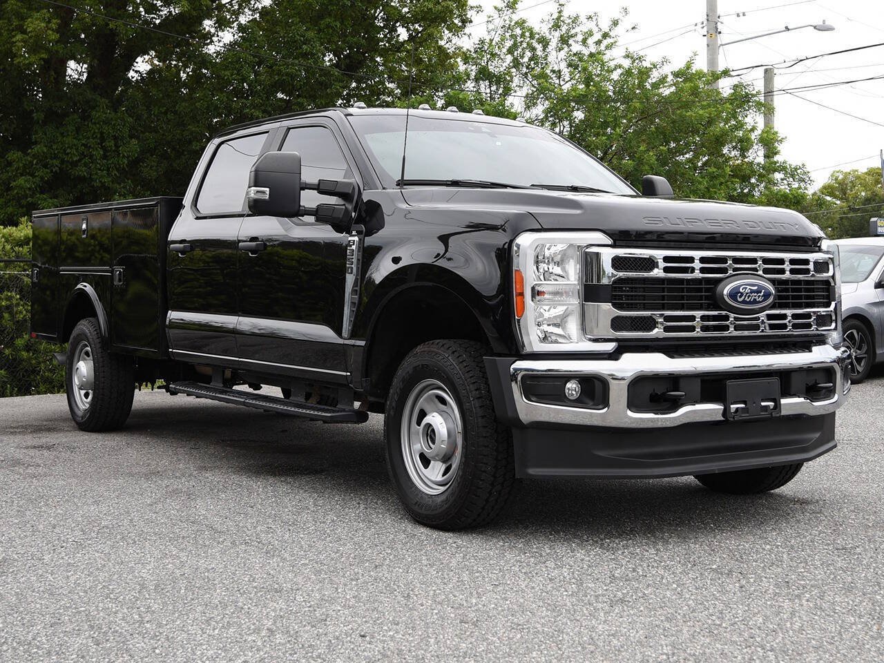 Used 2024 Ford F350 XL AWD/4WD image 4