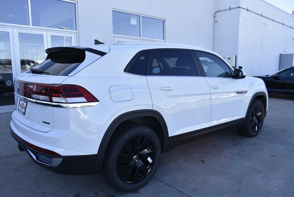 Certified 2025 Volkswagen Atlas Cross Sport SE image 6