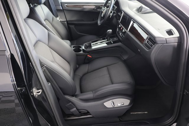 Used 2022 Porsche Macan image 21