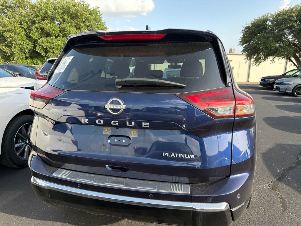 Used 2024 Nissan Rogue Platinum FWD image 5