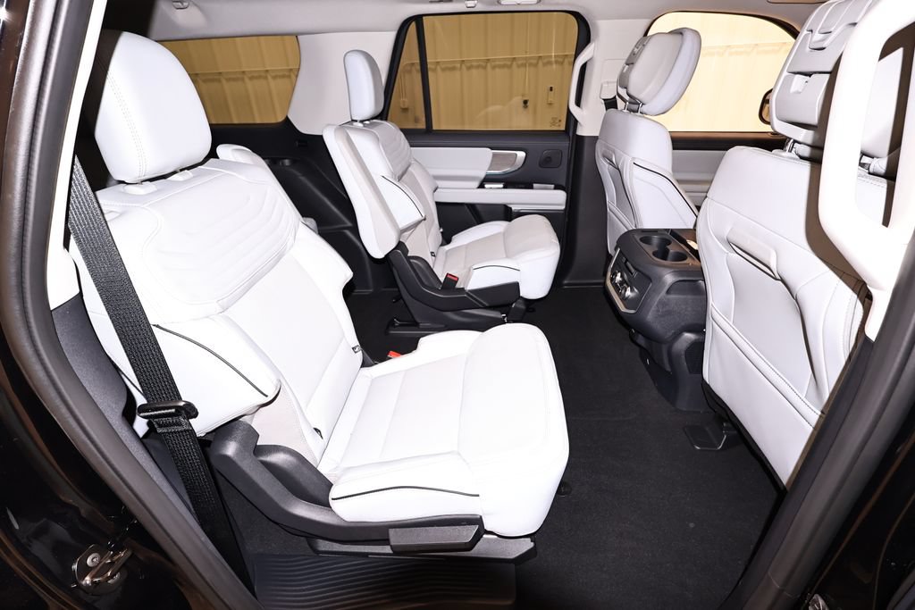 New 2026 Ford Expedition Platinum w/ Platinum Ultimate Package AWD/4WD image 18
