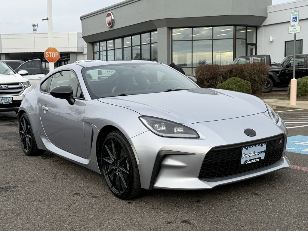 Used 2024 Toyota GR86 Premium image 2