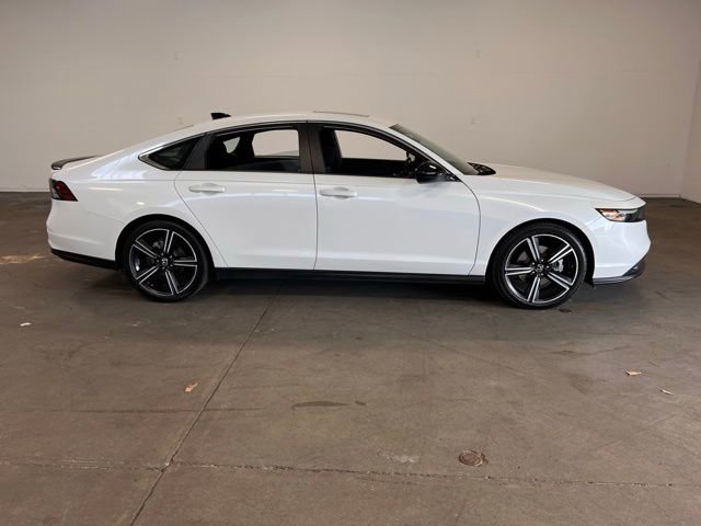 Used 2023 Honda Accord Sport image 2