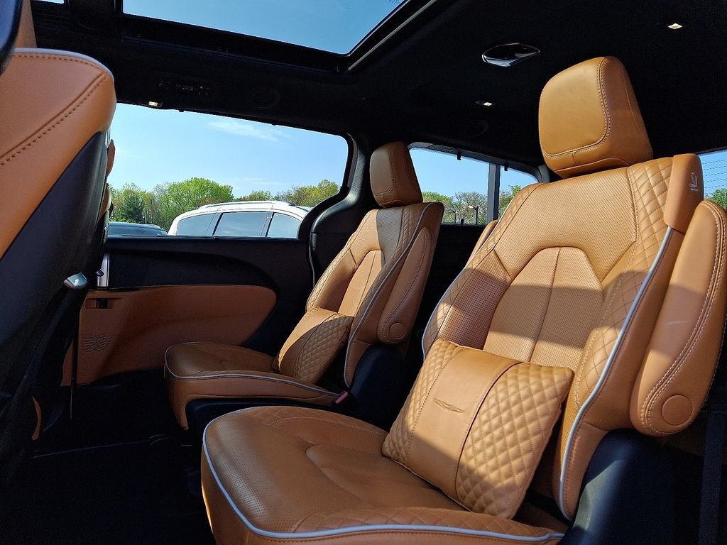 Used 2022 Chrysler Pacifica Pinnacle FWD image 10