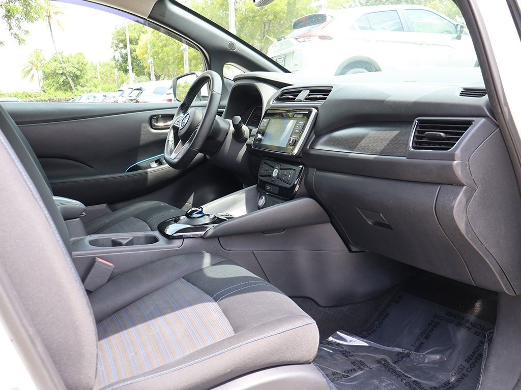 Used 2018 Nissan Leaf SV w/ SV Technology Package image 26