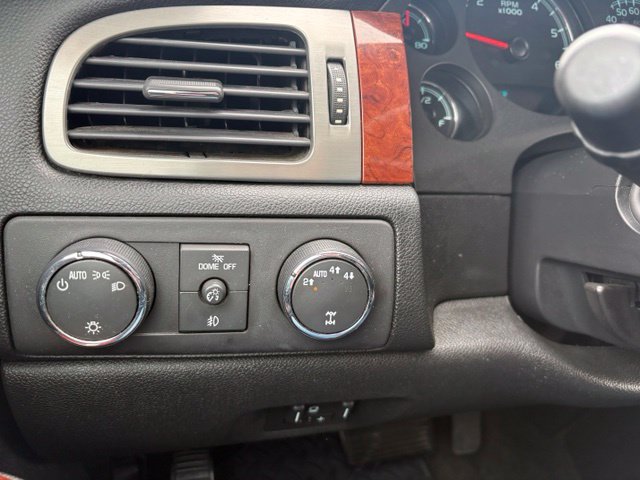Used 2012 GMC Sierra 1500 SLT w/ Chrome Essentials Package AWD/4WD image 23