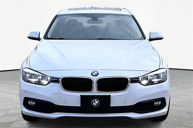 Used 2016 BMW 320i xDrive Sedan image 3