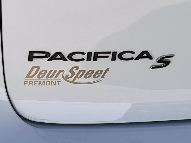 Used 2023 Chrysler Pacifica Limited w/ Uconnect Theater Family Group AWD/4WD image 57