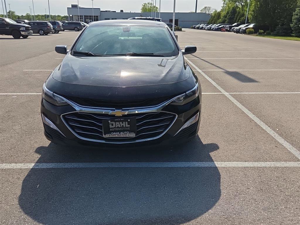 Used 2021 Chevrolet Malibu LS FWD image 2