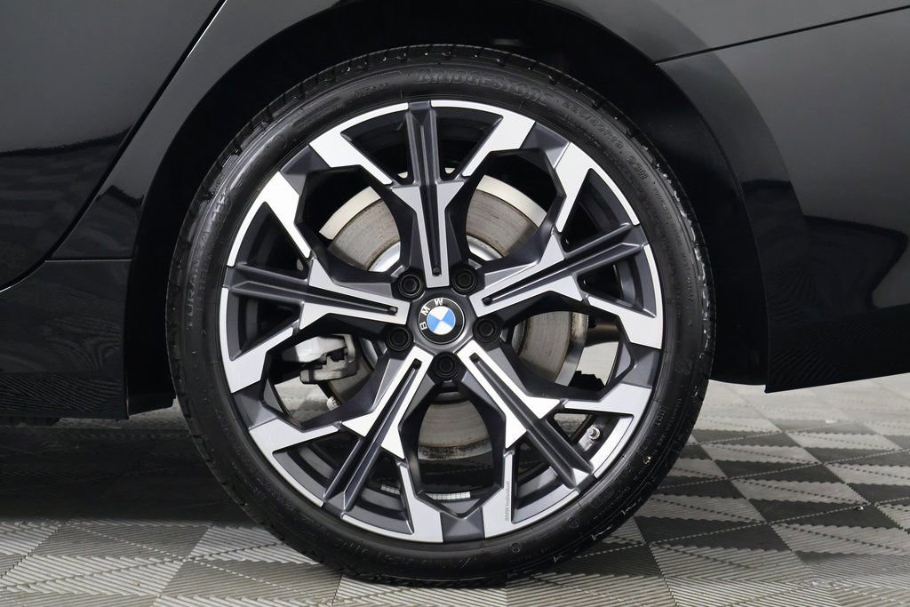 Used 2025 BMW 330i Sedan w/ Premium Package image 16