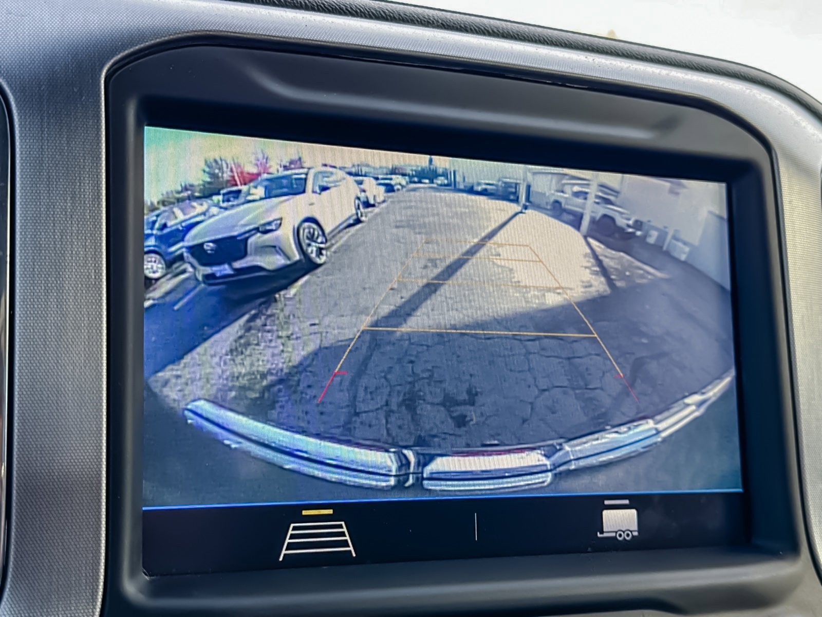 Used 2022 GMC Sierra 1500 Elevation w/ Driver Alert Package I image 18