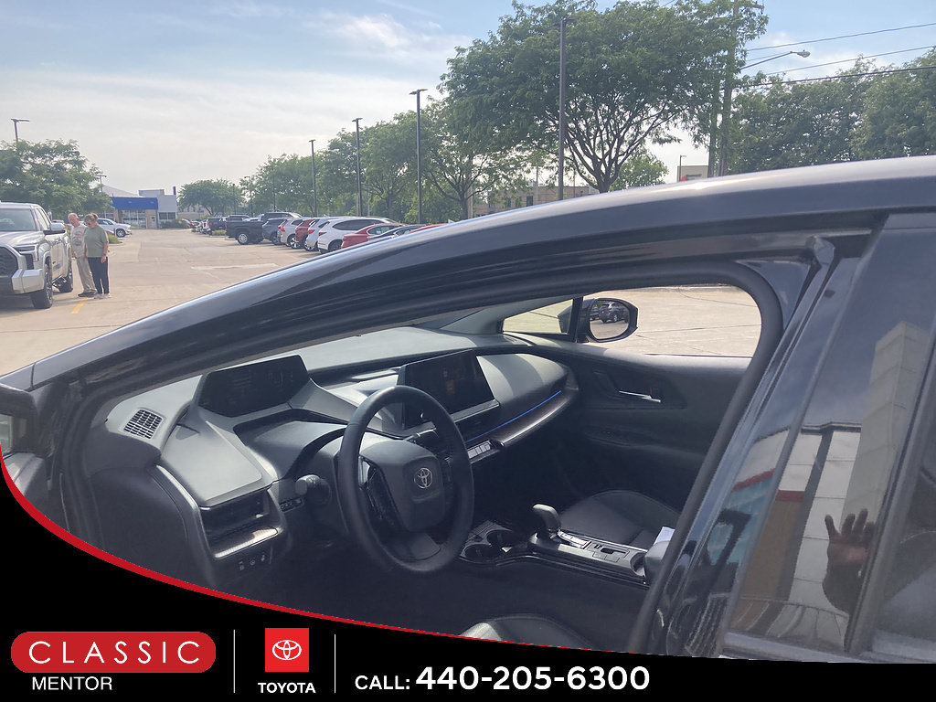Certified 2025 Toyota Prius XLE AWD/4WD image 3