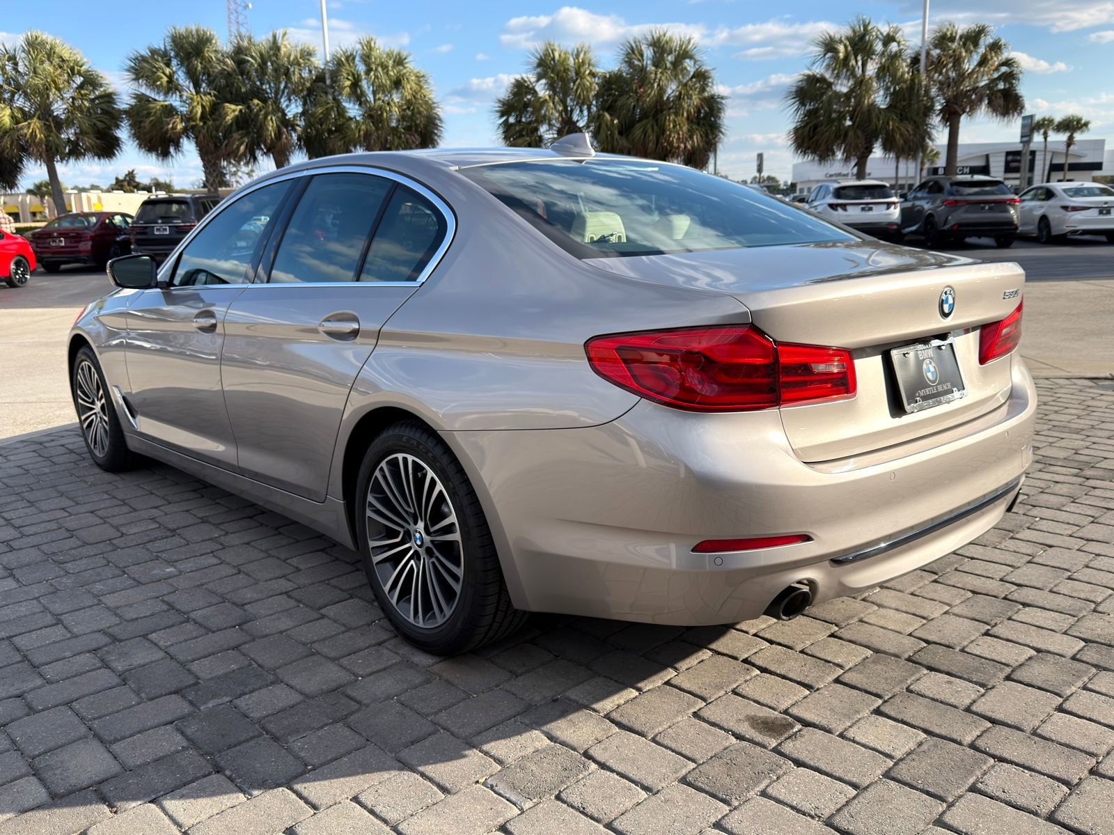 Used 2019 BMW 530i w/ Executive Package image 11