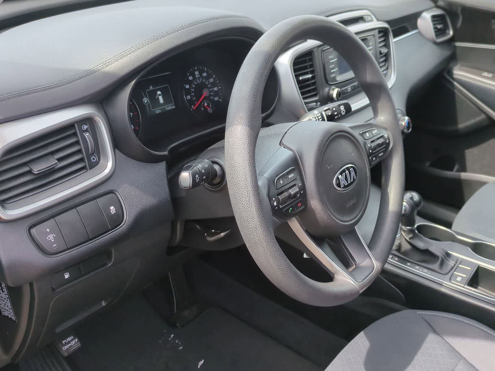 Used 2017 Kia Sorento FWD image 10