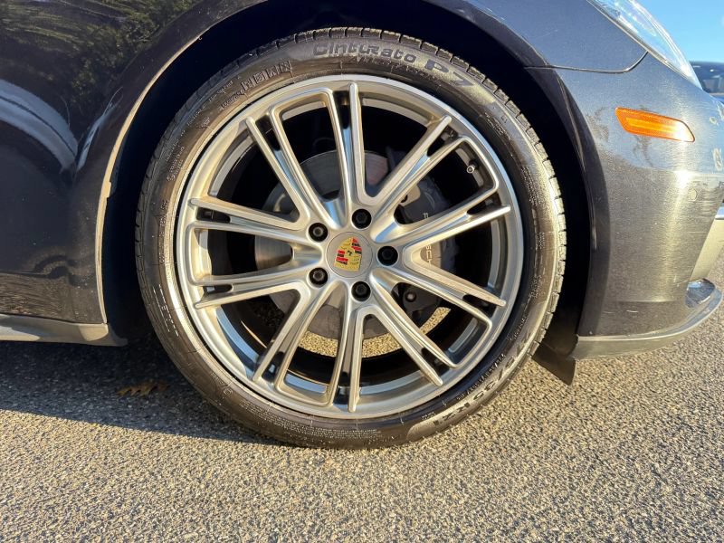 Used 2018 Porsche Panamera 4 AWD/4WD image 36