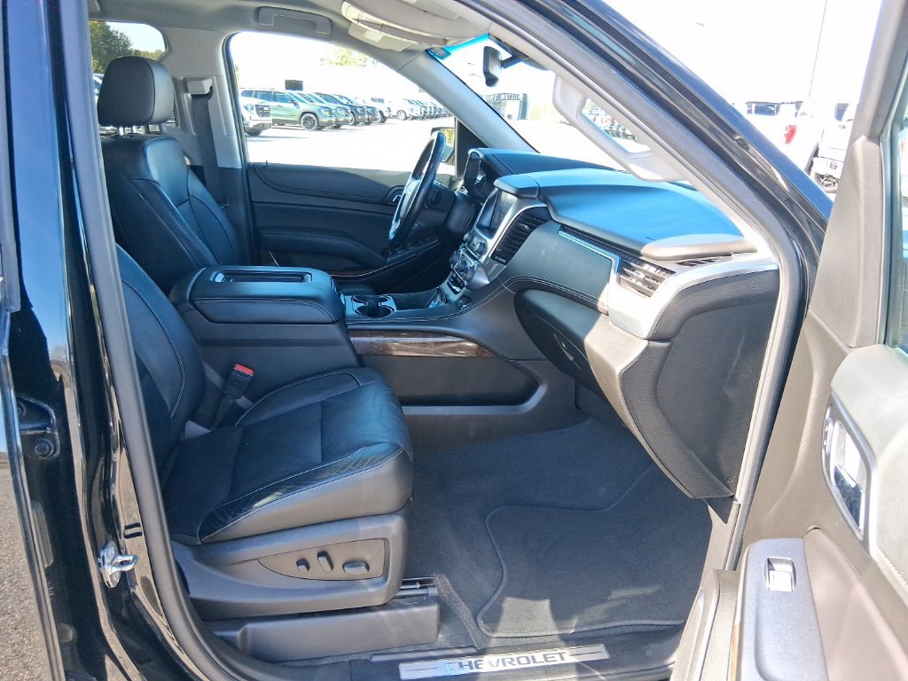 Used 2019 Chevrolet Tahoe LT w/ LT Signature Package AWD/4WD image 11