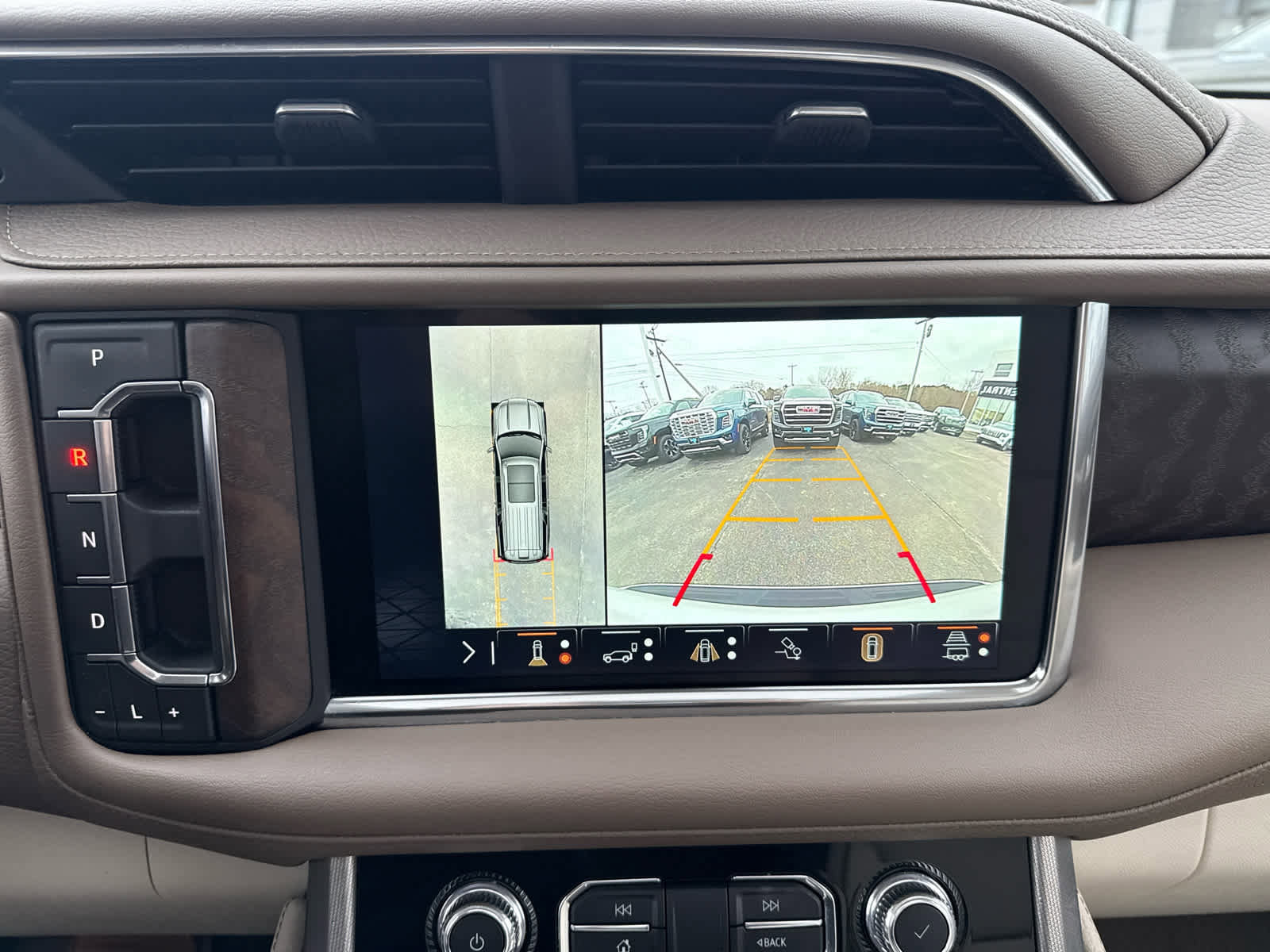 Used 2023 GMC Yukon Denali image 15