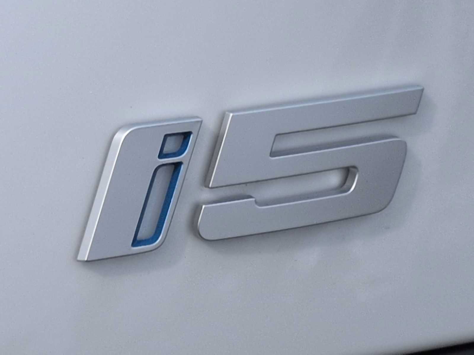 New 2026 BMW i5 AWD/4WD image 13