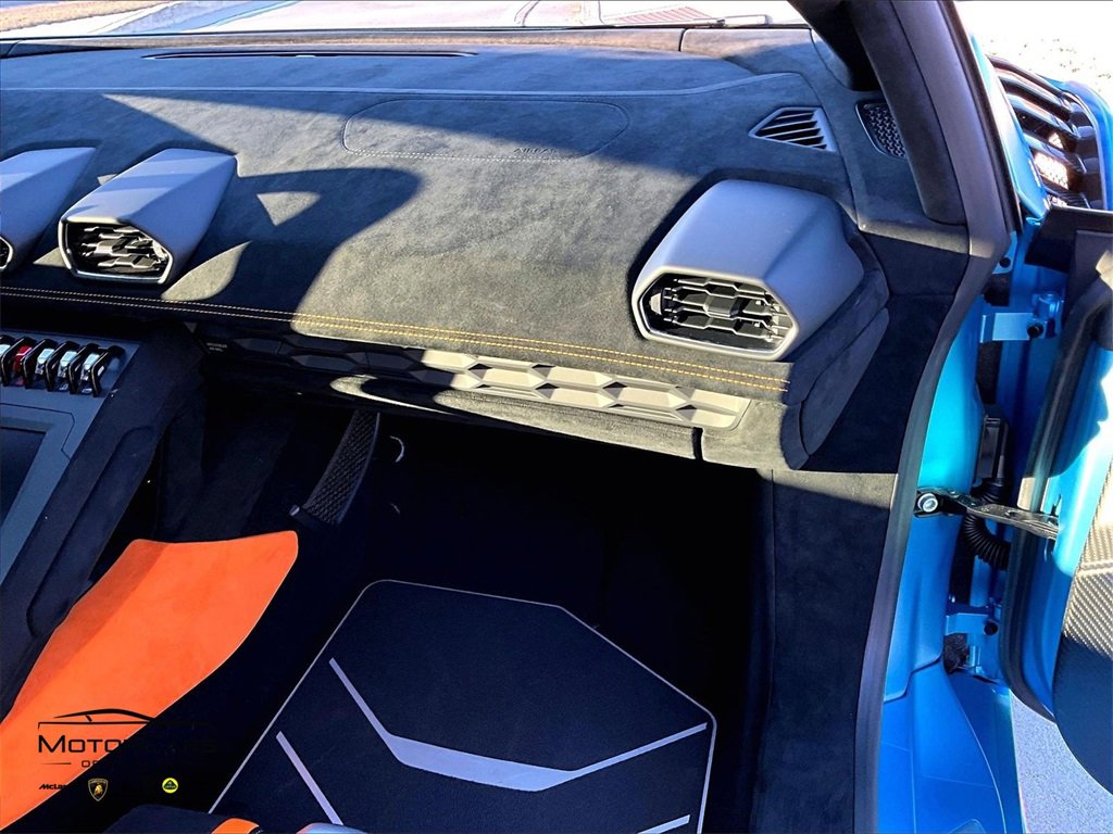 Used 2022 Lamborghini Huracan STO image 15