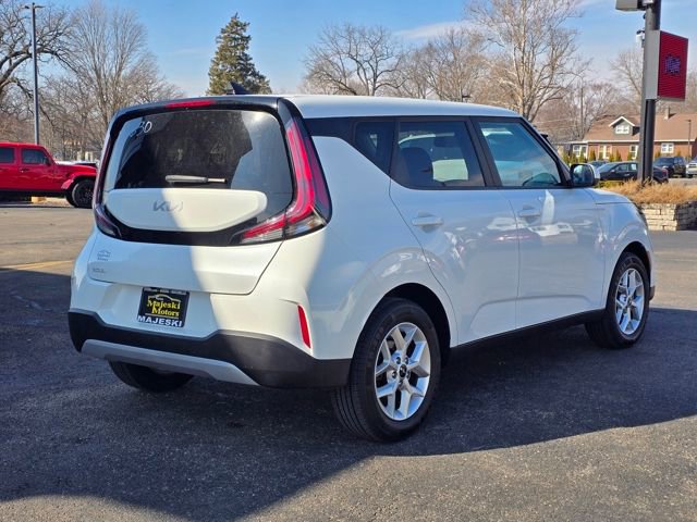 Used 2024 Kia Soul LX w/ Option Group 015 image 7