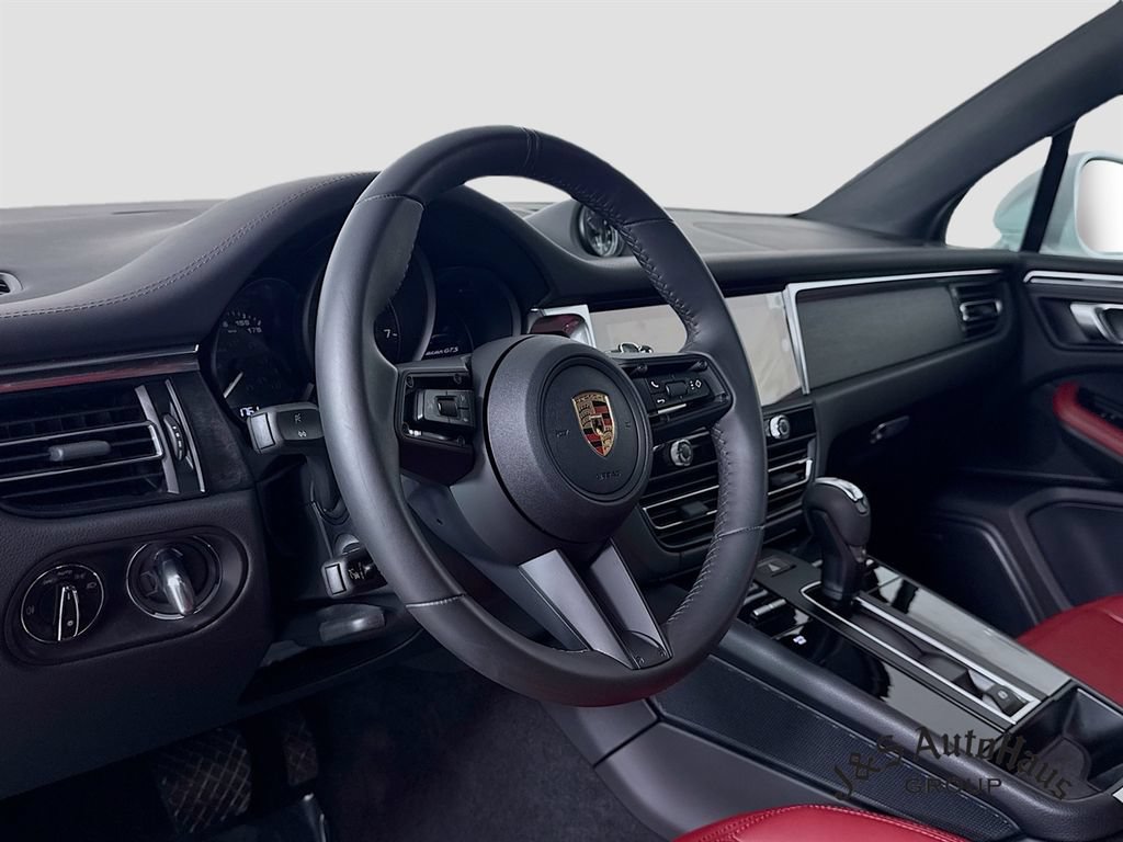 Used 2025 Porsche Macan GTS AWD/4WD image 9