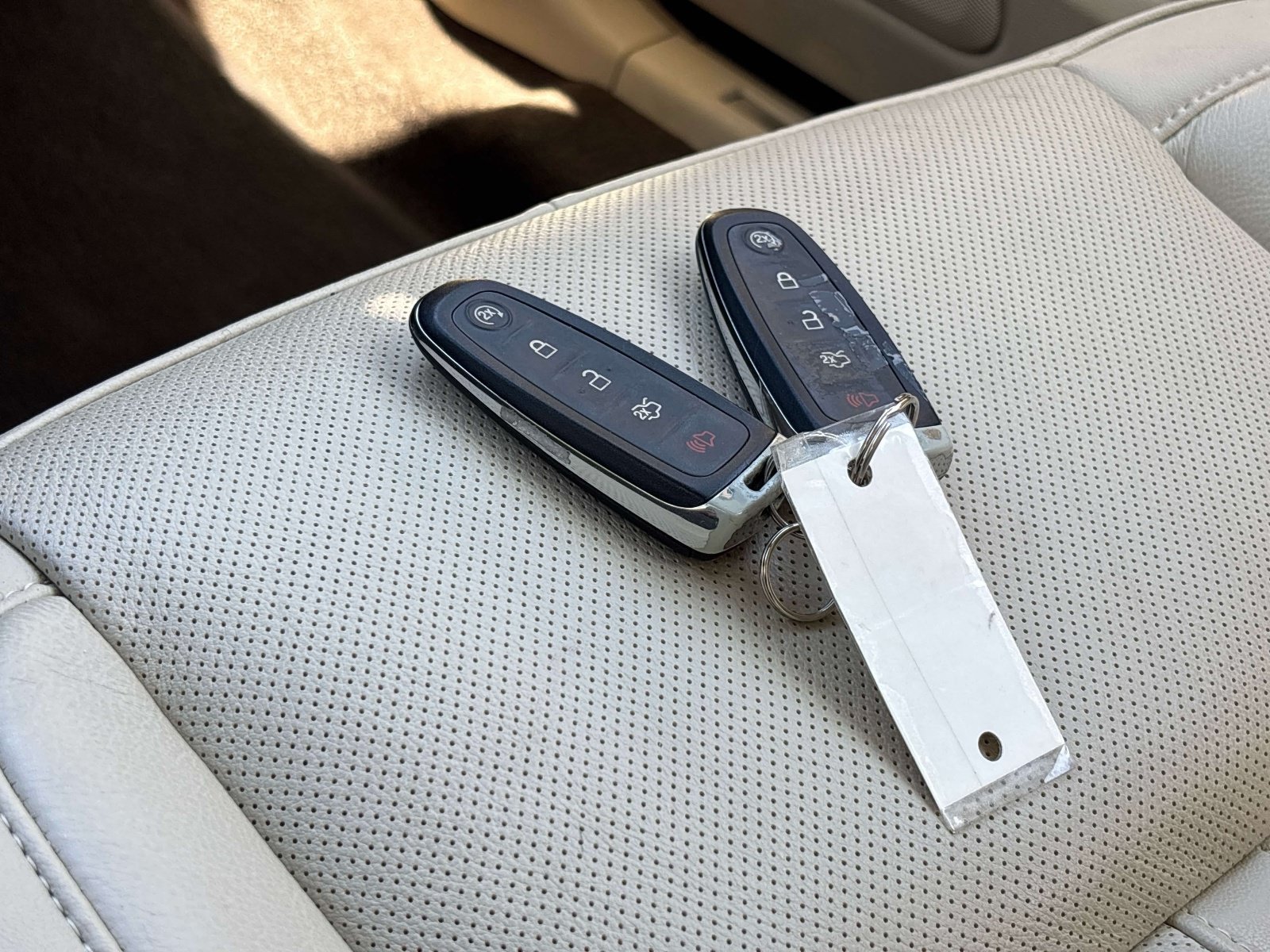 Used 2013 Lincoln MKS AWD image 27