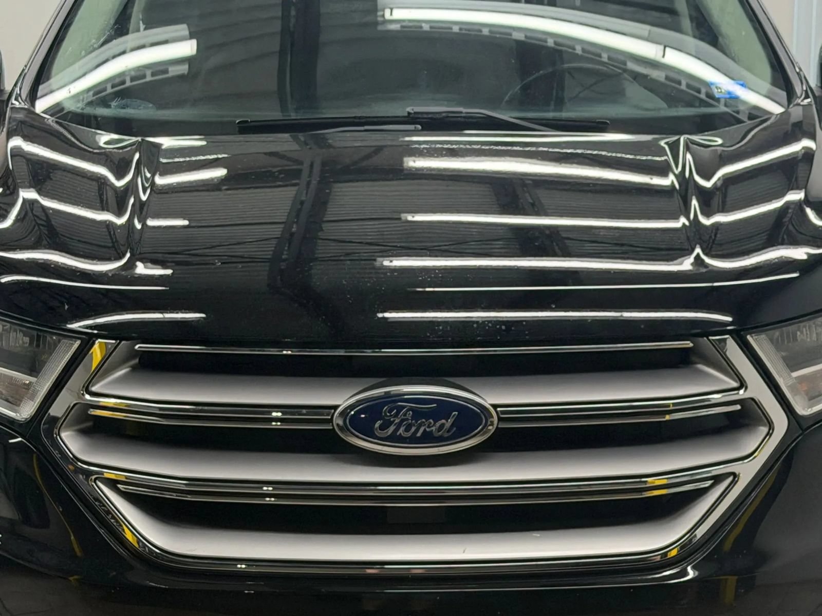 Used 2016 Ford Edge Titanium AWD/4WD image 5