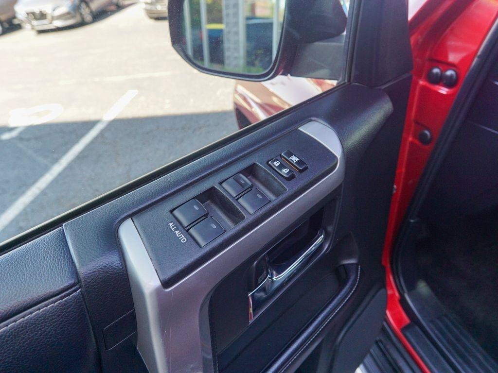 Used 2018 Toyota 4Runner SR5 Premium AWD/4WD image 16