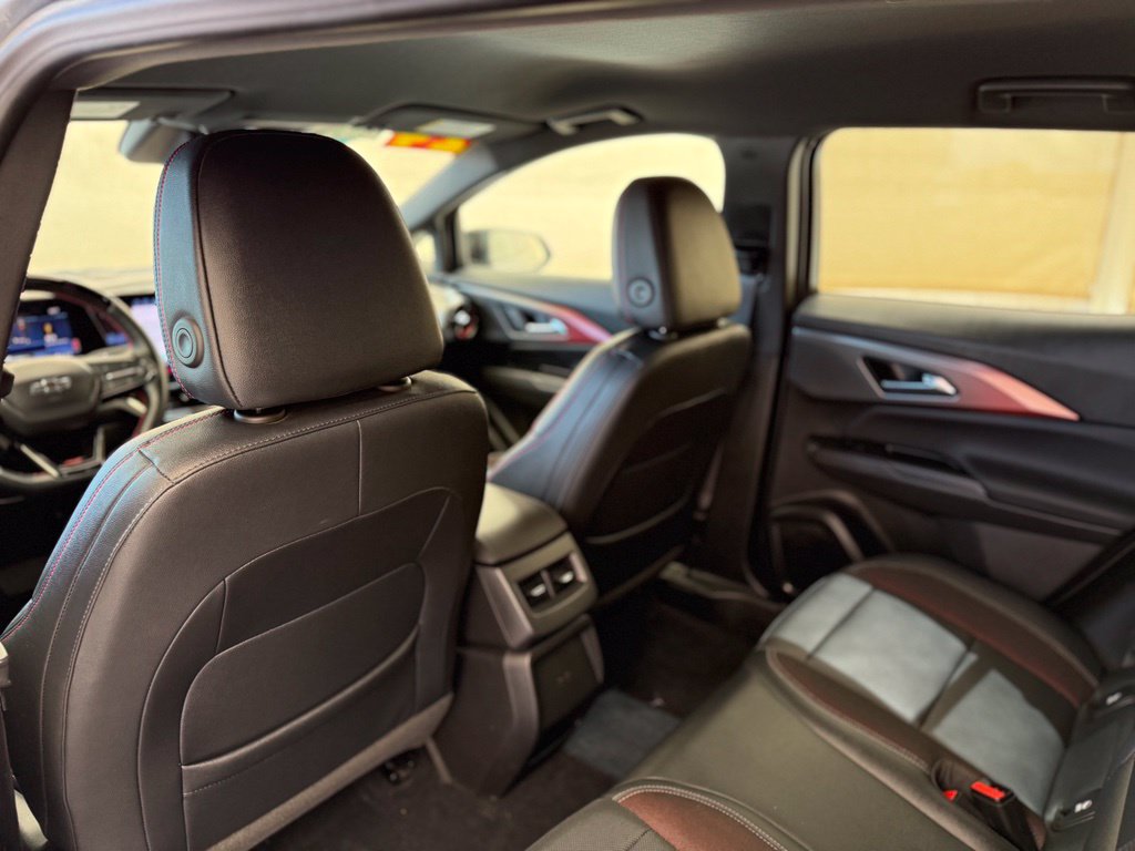 Used 2024 Chevrolet Equinox EV RS FWD image 23