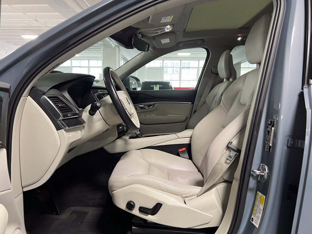 Used 2020 Volvo XC90 T6 Momentum w/ Protection Package Premier AWD/4WD image 13