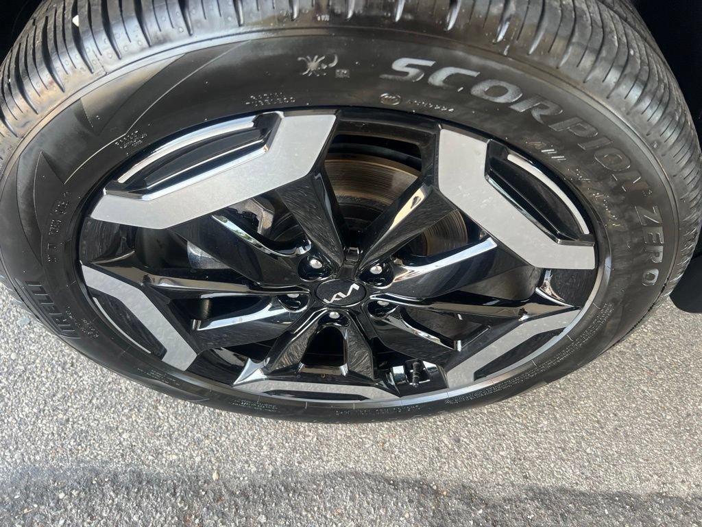 Certified 2025 Kia Telluride EX w/ EX Captain's Chair Package AWD/4WD image 41