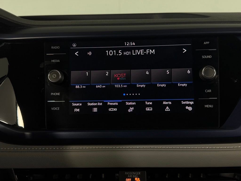 Used 2024 Volkswagen Taos SE FWD image 19
