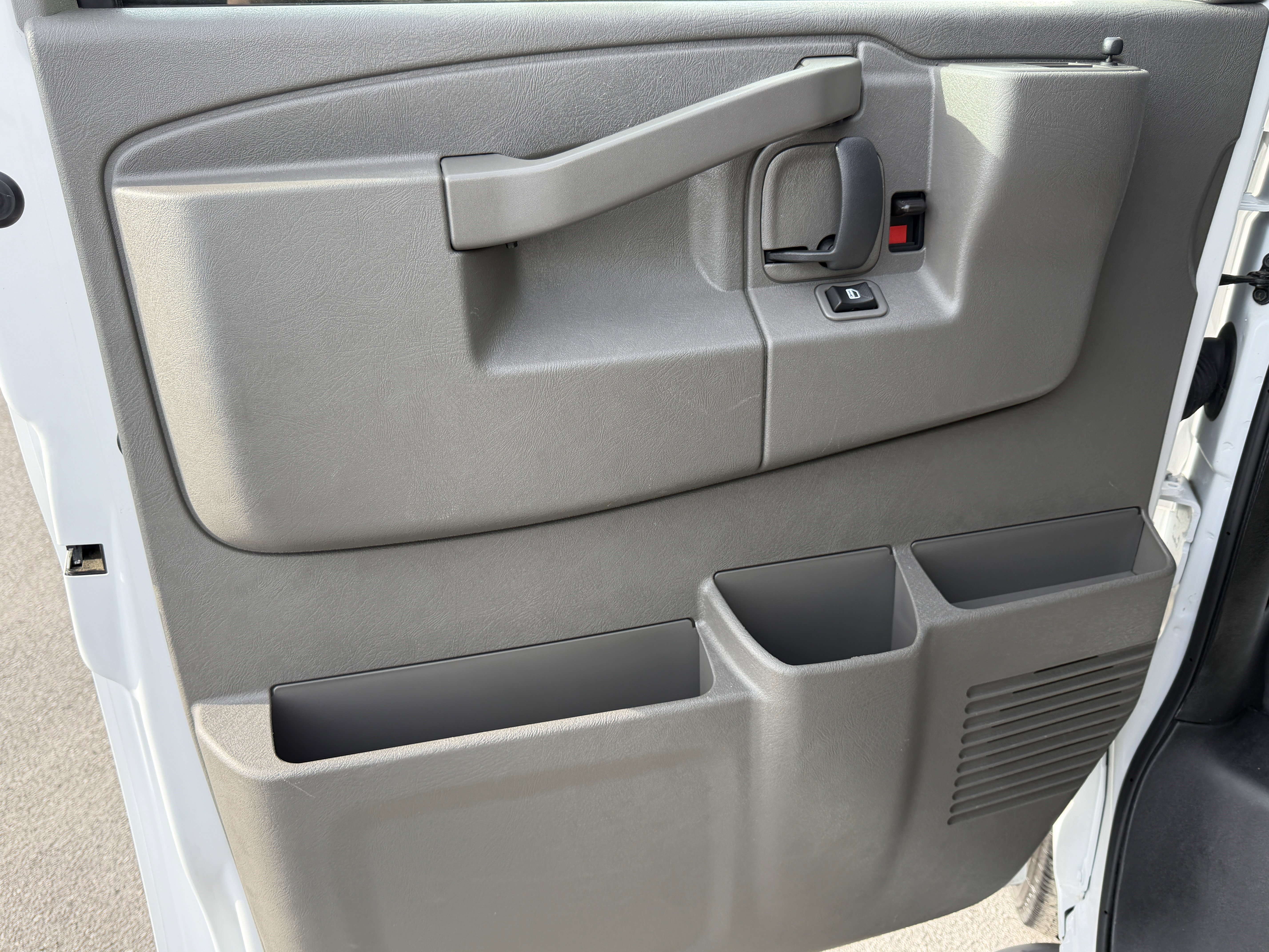 Used 2024 Chevrolet Express 2500 Work Van w/ Driver Convenience Package image 13