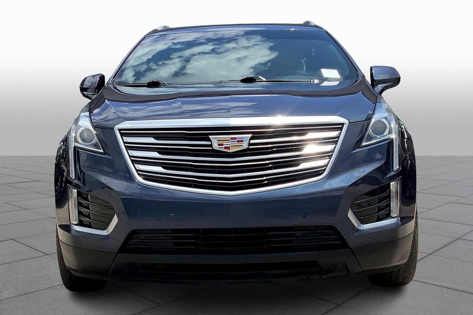 Used 2018 Cadillac XT5 Luxury w/ Driver Awareness Package image 6