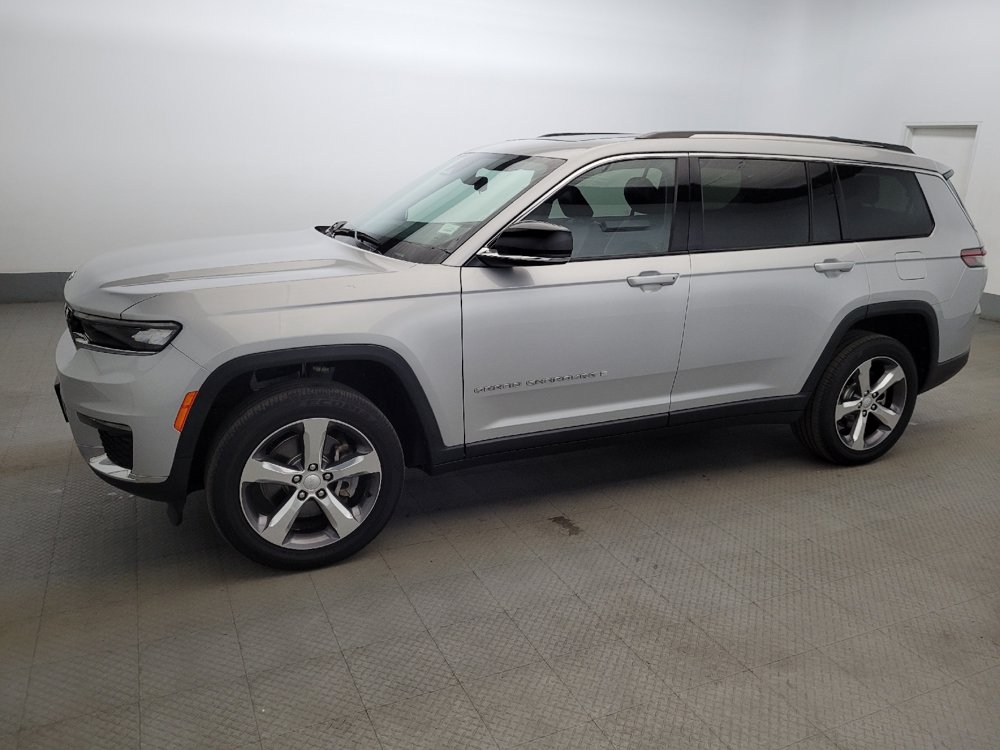 Used 2022 Jeep Grand Cherokee L Limited AWD/4WD image 2
