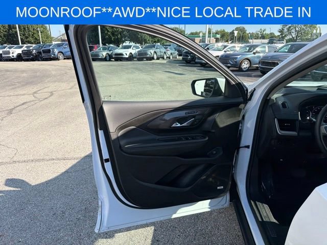 Used 2024 GMC Terrain Denali w/ Denali Premium Package AWD/4WD image 24
